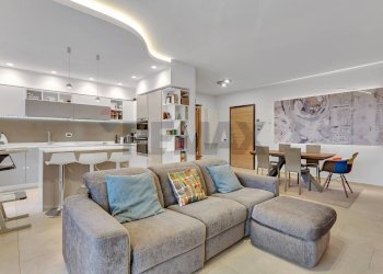 Sala da pranzo - Trilocale Via Bazzana Inferiore
 
4, Assago - foto 3