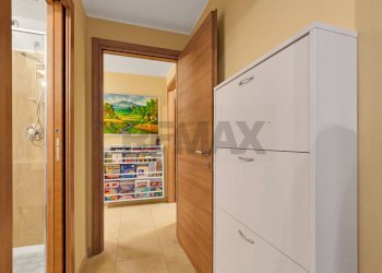 Hall / corridoio - Trilocale Via Bazzana Inferiore
 
4, Assago - foto 27