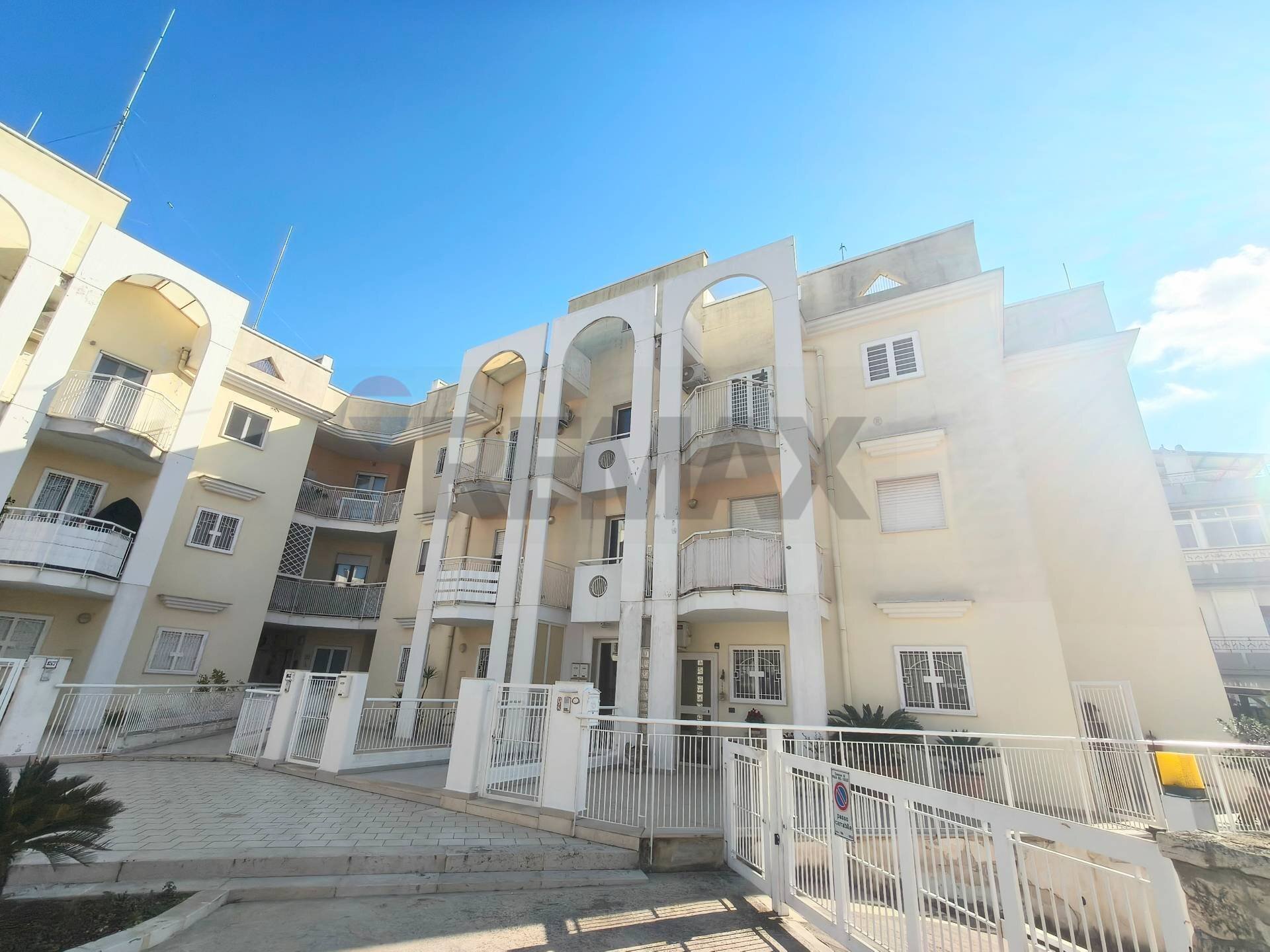 Edificio all\'aperto - Quadrilocale Via Auricarro
 
165, Palo del Colle - foto 1