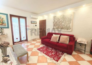 Soggiorno - Quadrilocale Via Auricarro
 
165, Palo del Colle - foto 5