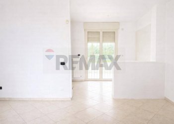 Stanza vuota - Villa a Schiera Via Luigi Marinelli Giovene
 
5, Bari - foto 6