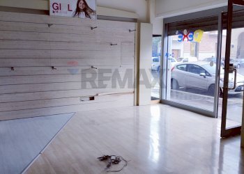 Parcheggio - Locale Commerciale Piazza Giuseppe Garibaldi
 
70, Bari - foto 7