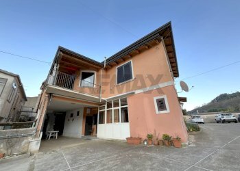 Casa all\'aperto - Trilocale Via Breccia
 
9, Dragoni - foto 1