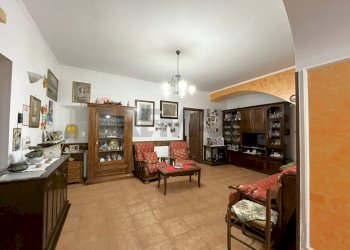 Soggiorno - Trilocale Via Breccia
 
9, Dragoni - foto 4