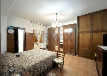 Camera / camera da letto - Trilocale Via Breccia
 
9, Dragoni - foto 12