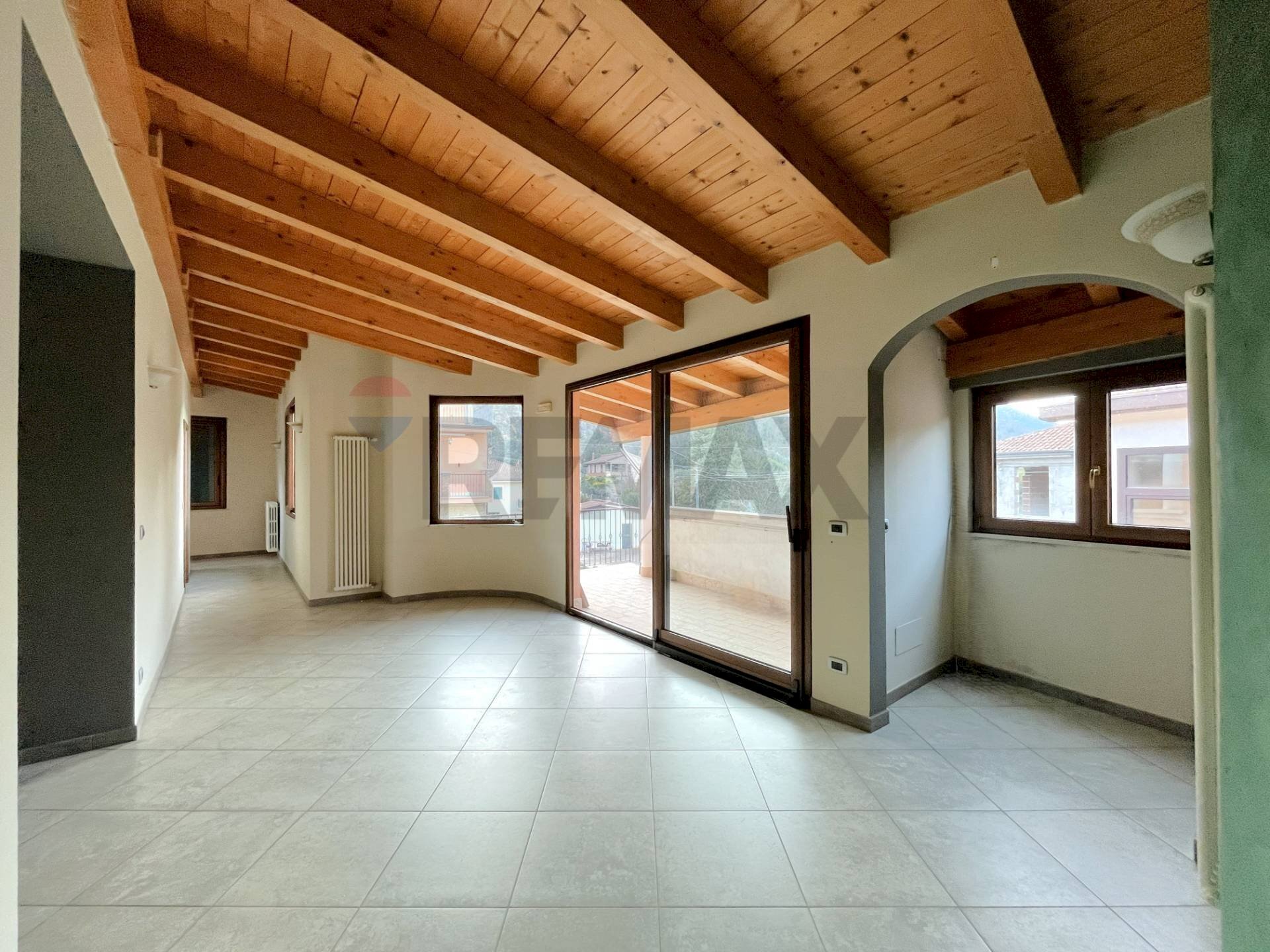 Stanza vuota - Quadrilocale Via Breccia
9, Dragoni - foto 2