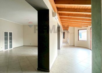 Terrazza - Quadrilocale Via Breccia
 
9, Dragoni - foto 10