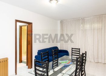 Sala da pranzo - Quadrilocale Via Santa Sofia
 
38, Catania - foto 14