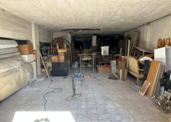 Dispensa di stoccaggio - Locale Commerciale Via Federico de Roberto
 
8, Gravina di Catania - foto 4