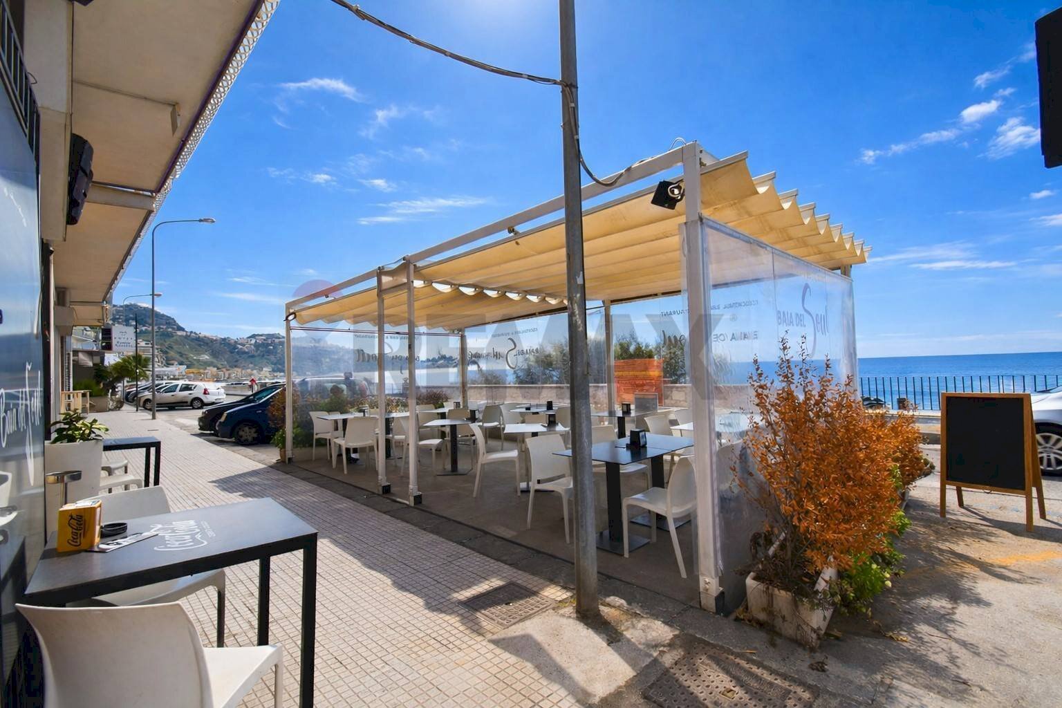 Veranda con 30/35 coperti - Cafeteria - Cold Bar Lungomare Tysandros
 
76/D, Giardini-Naxos - photo 3