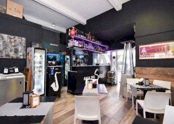 Sala interna con 10/12 coperti - Bar Tavola Calda - Fredda Lungomare Tysandros
 
76/D, Giardini-Naxos - foto 2