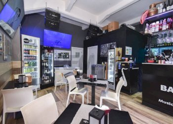 Sala interna con 10/12 coperti - Bar Tavola Calda - Fredda Lungomare Tysandros
 
76/D, Giardini-Naxos - foto 9