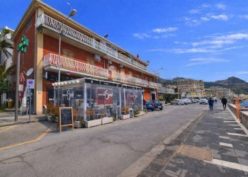 Locale dal Lungomare - Bar Tavola Calda - Fredda Lungomare Tysandros
 
76/D, Giardini-Naxos - foto 20