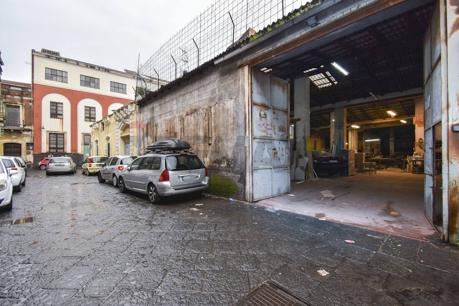 Edificio all\'aperto - Locale Commerciale Via Feliciotto
 
11, Catania - foto 1