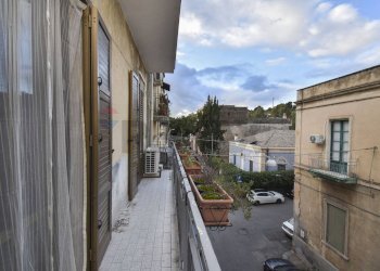 Balcone - Trilocale Via San Paolo
 
49, Catania - foto 20