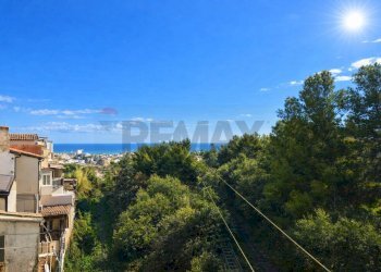 Edificio all\'aperto - Trilocale Via San Paolo
 
49, Catania - foto 17