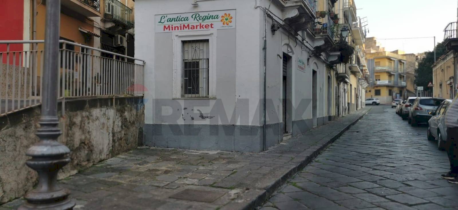 Edificio all\'aperto - Negozio Via Regina Margherita
 
79/81, Lentini - foto 2