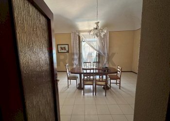 Sala da pranzo - Quadrilocale Via Pozzo Canale
 
25, Catania - foto 2