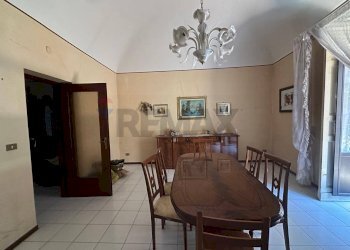 Sala da pranzo - Quadrilocale Via Pozzo Canale
 
25, Catania - foto 21