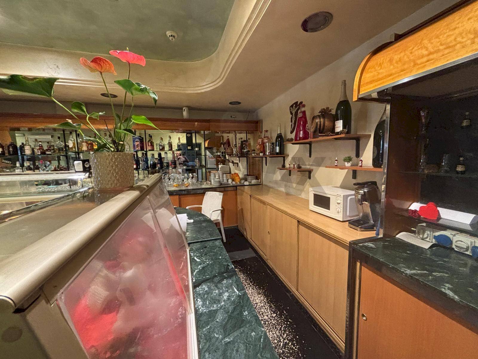 Cucina - Cafeteria - Cold Bar Via Casale dei Greci
21, Adrano - photo 3