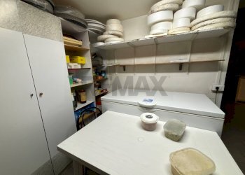 Dettagli - Cafeteria - Cold Bar Via Casale dei Greci
 
21, Adrano - photo 10