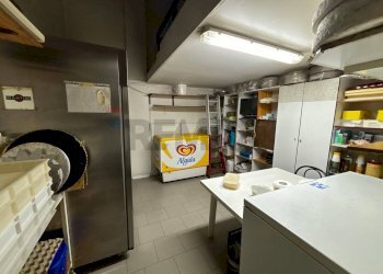 Dispensa di stoccaggio - Cafeteria - Cold Bar Via Casale dei Greci
 
21, Adrano - photo 14