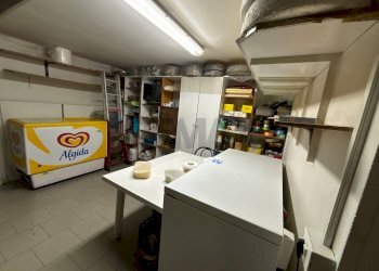 Dispensa di stoccaggio - Cafeteria - Cold Bar Via Casale dei Greci
 
21, Adrano - photo 15
