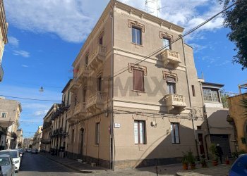 Edificio all\'aperto - Ufficio Via Paolo Vasta
 
141, Acireale - foto 1