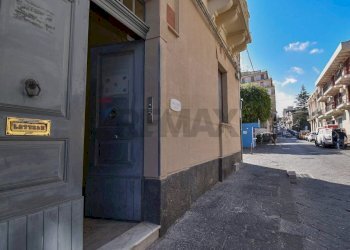 Edificio all\'aperto - Ufficio Via Paolo Vasta
 
141, Acireale - foto 3