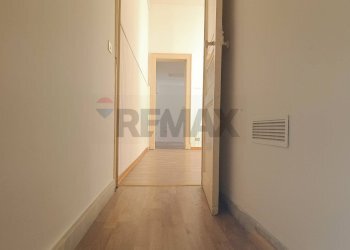 Hall / corridoio - Ufficio Via Paolo Vasta
 
141, Acireale - foto 15