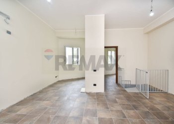 Stanza vuota - Commercial Premises Contrada Tiritì
1, Motta Sant'Anastasia - photo 23