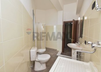 Bagno - Commercial Premises Contrada Tiritì
1, Motta Sant'Anastasia - photo 32