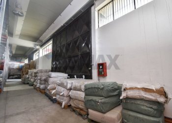 Camera / camera da letto - Commercial Premises Contrada Tiritì
1, Motta Sant'Anastasia - photo 36