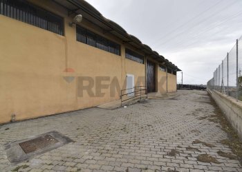 Edificio all\'aperto - Commercial Premises Contrada Tiritì
1, Motta Sant'Anastasia - photo 40