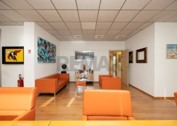 Ricezione / Lobby - Stabile - Palazzo Via Brescia
 
22, Cernusco sul Naviglio - foto 4