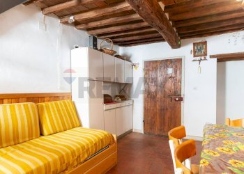 Sala da pranzo - Trilocale Località il Prato
 
9, Bucine - foto 4