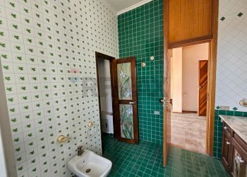 Bagno - Appartamento Via Fieravecchia
 
3, Salerno - foto 29