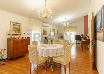 Sala da pranzo - Appartamento Via della Zagara
 
67, Misterbianco - foto 5