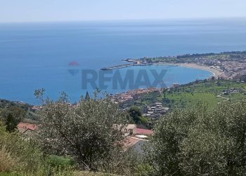 Vista dell\'acqua - Rustico contrada mastrissa
 
snc, Castelmola - foto 1