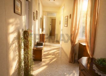 Hall / corridoio - Apartment Piombino - photo 1
