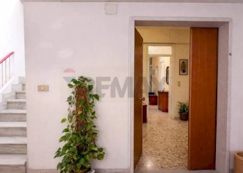 Scale - Apartment Piombino - photo 5