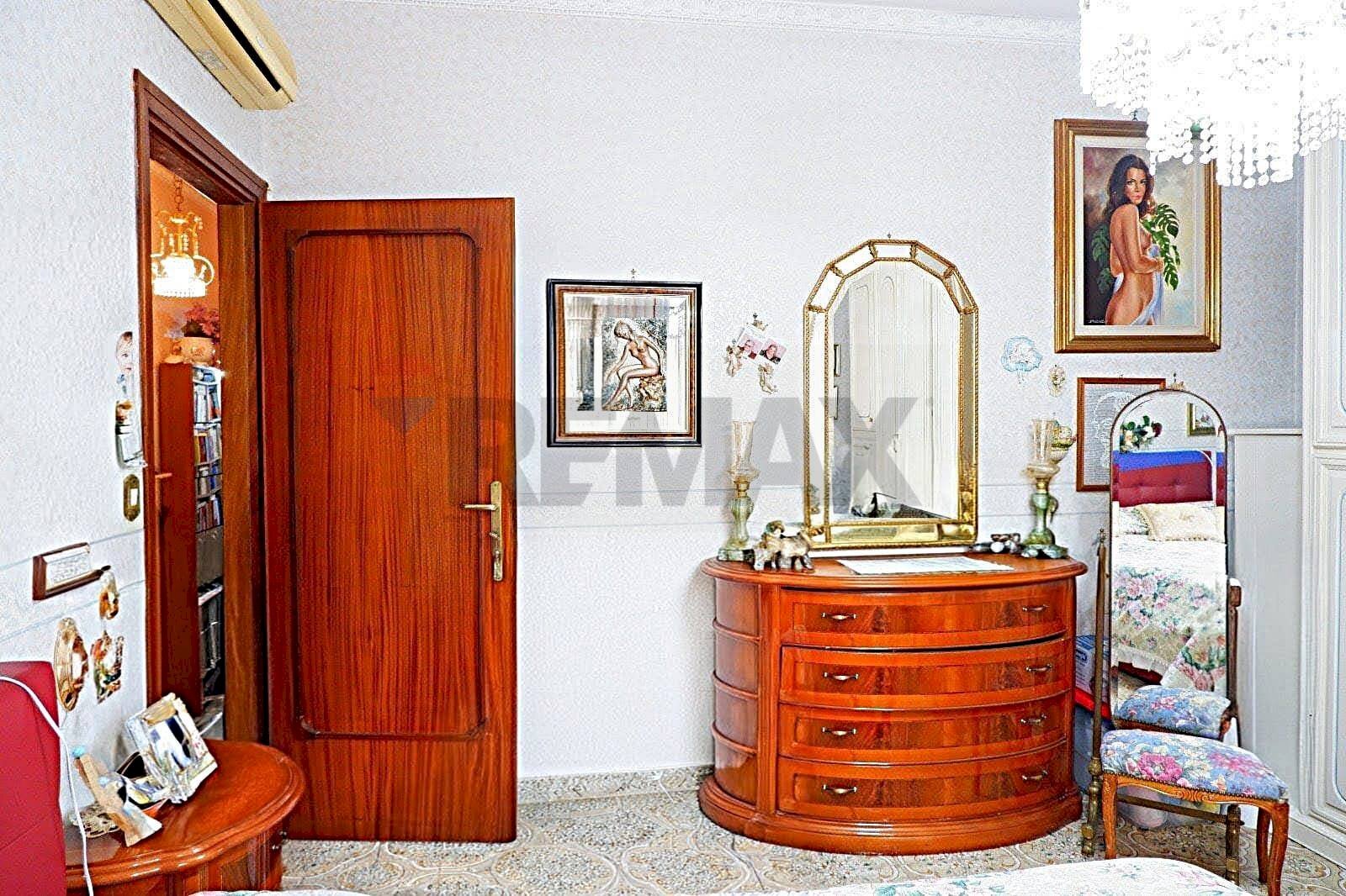 Camera / camera da letto - Apartment VIA DE FRANCISCIS
50, Caserta - photo 3