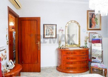 Camera / camera da letto - Apartment VIA DE FRANCISCIS
 
50, Caserta - photo 17