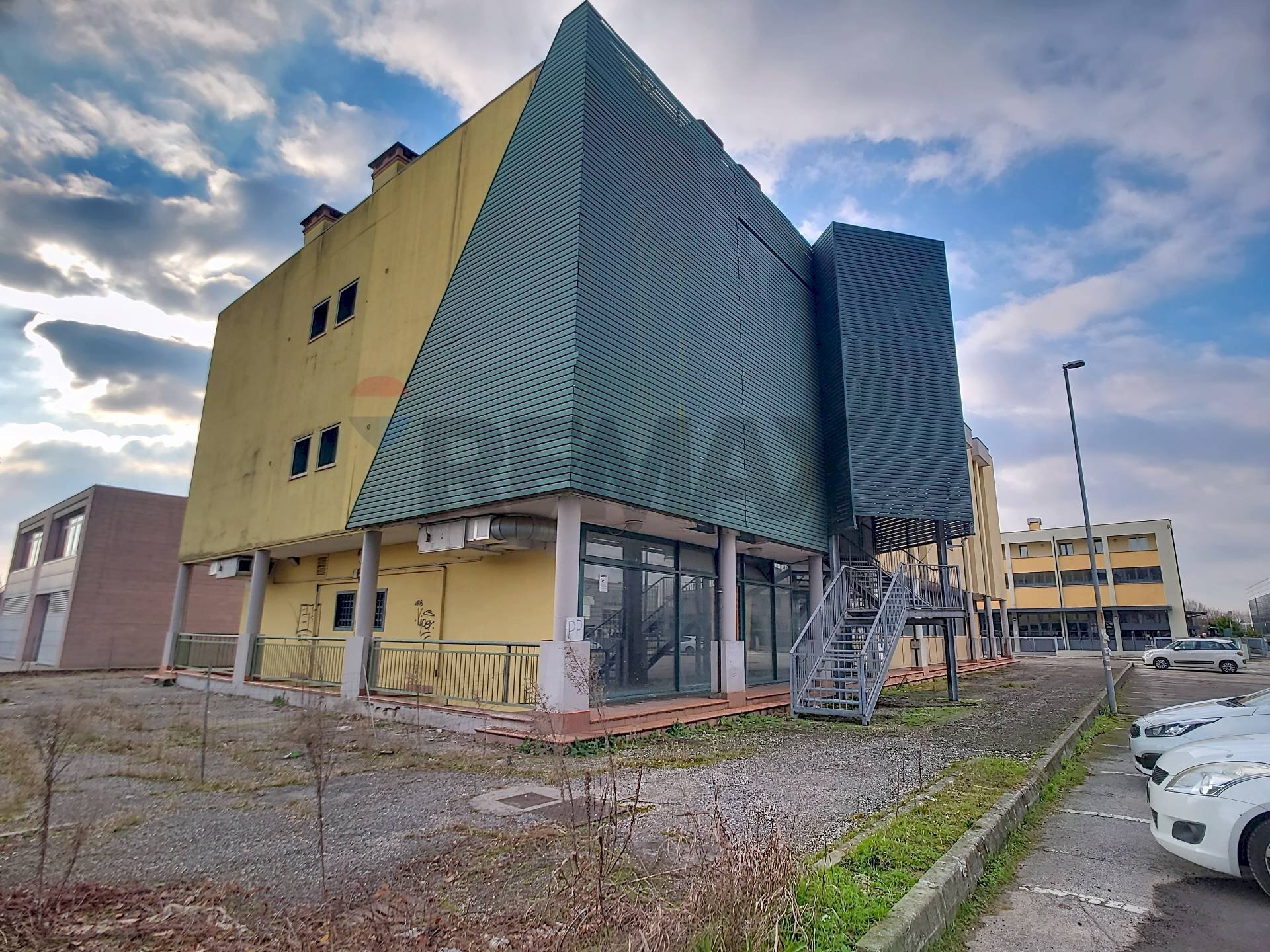 Casa all\'aperto - Stabile - Palazzo via Guido Rossa
 
12, Ponte San Nicolò - foto 2