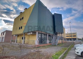 Casa all\'aperto - Stabile - Palazzo via Guido Rossa
 
12, Ponte San Nicolò - foto 2