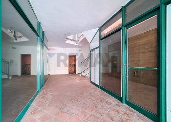 Terrazza - Stabile - Palazzo via Guido Rossa
 
12, Ponte San Nicolò - foto 5