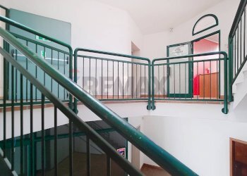 Scale - Stabile - Palazzo via Guido Rossa
 
12, Ponte San Nicolò - foto 11