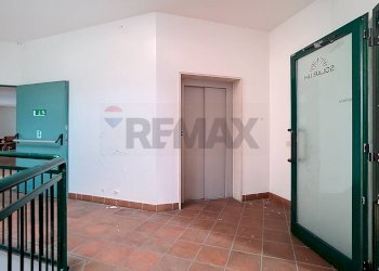 Terrazza - Stabile - Palazzo via Guido Rossa
 
12, Ponte San Nicolò - foto 12