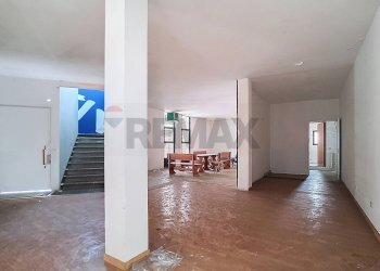 Hall / corridoio - Stabile - Palazzo via Guido Rossa
 
12, Ponte San Nicolò - foto 14