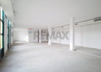 Parcheggio - Stabile - Palazzo via Guido Rossa
 
12, Ponte San Nicolò - foto 18